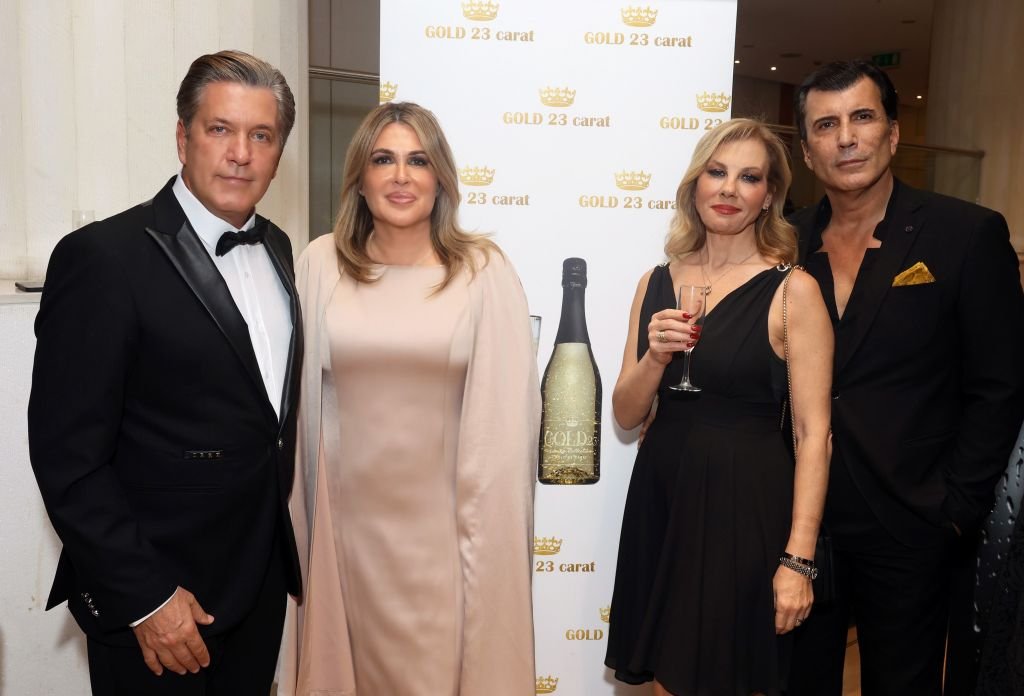 Ο Aμπιγέρ, η θρυλική παράσταση με τους Δημήτρη Παπαμιχαήλ, Ελένη Χατζηαργύρη και Νικήτα Τσακίρογλου, σε σκηνοθεσία Βασίλη Παπαβασιλείου, έρχεται σε online streaming στις 12,13 και 14 Μαρτίου