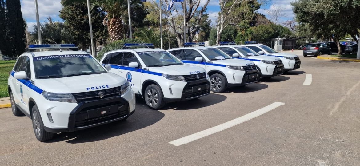 Ο κ. Νικόλας Πατέρας παρέδωσε ακόμα 5 νέα περιπολικά Suzuki Vitara Hybrid στον Υπουργό Προστασίας του Πολίτη κ. Μιχάλη Χρυσοχοΐδη