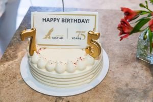 Ο Διεθνής Αερολιμένας Αθηνών και η Gulf Air γιόρτασαν μαζί τα 75α γενέθλια της εταιρείας!
