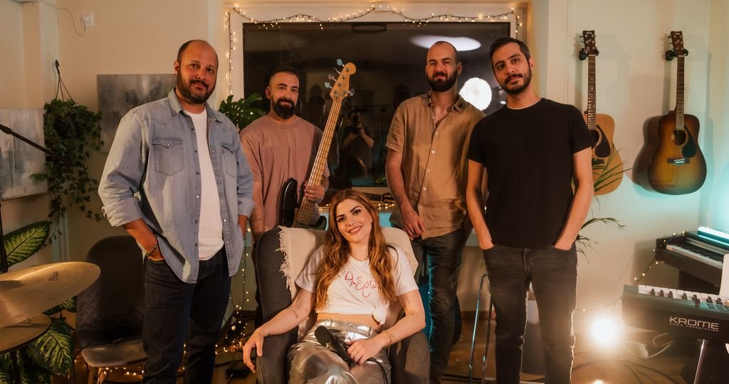 Η Μαρία Κουτσουρλή «Ζωντανά απ’ το Σαλόνι» παρουσιάζει το album «Μια άλλη εκδοχή»