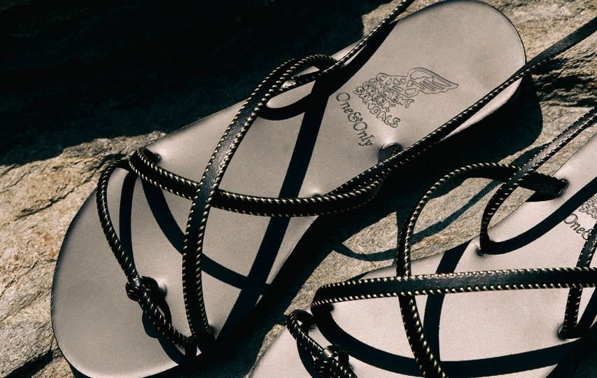 Το One&Only Kéa Island συναντά την Ancient Greek Sandals σε μια συλλεκτική συνεργασία εμπνευσμένη από το ελληνικό καλοκαίρι.