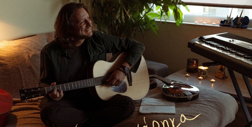 Νέο Άλμπουμ: ''Χάρης, χάρηκα'' από τον Χάρη Νικολαΐδη!