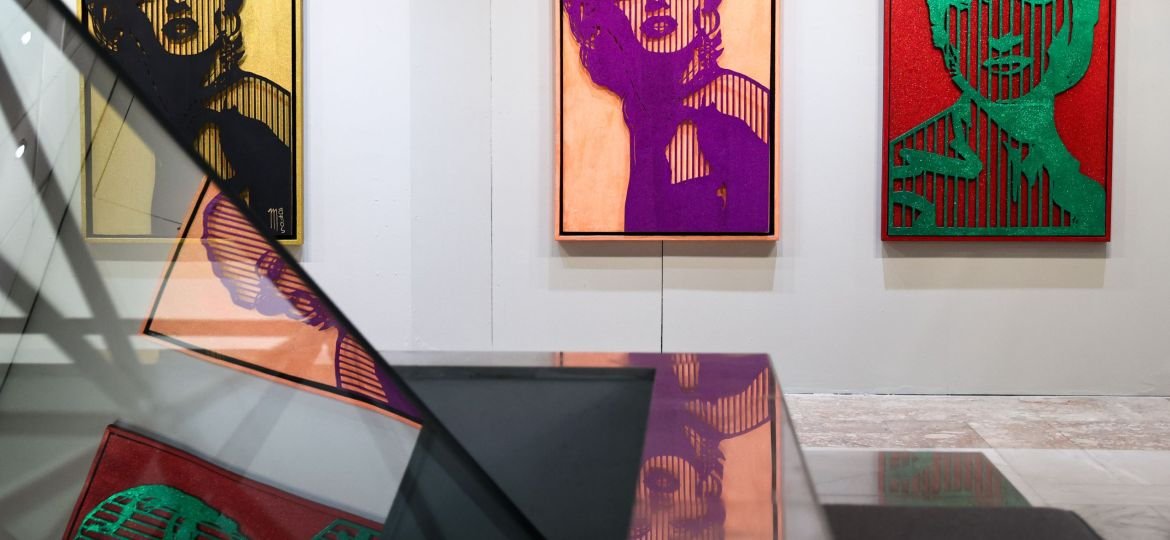 «Je t’aime»: Η νέα εντυπωσιακή έκθεση του Μάνου Ιωαννίδη στη Δημοτική Πινακοθήκη Λάρισας