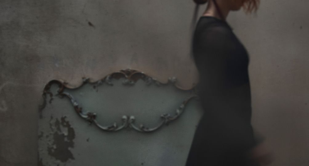 Ο Γρηγόρης Πολύζος μελοποιεί το «Τάλγκο» του Βασίλη Αλεξάκη, με την Πέμη Ζούνη να αποδίδει τα αποσπάσματα