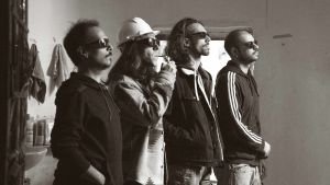 CP-1-bw Οι COMMON PEOPLE κυκλοφορούν το νέο τους single "Once in a While" I Προάγγελος του πρώτου τους άλμπουμ που κυκλοφορεί στις 3 Απριλίου Ι Ακούστε το “Once in a While” σήμερα!