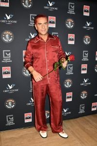 Γιώργος Μαζωνάκης: το ιδιαίτερο πάρτι με εκπλήξεις για τα γενέθλιά του