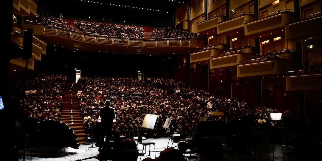 Κατάμεστο το Μέγαρο Μουσικής Θεσσαλονίκης στη παράσταση «Ζωή Τηγανούρια – Μια Βεντάλια από Γυναίκες»!