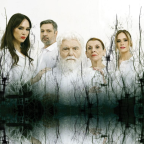 Το Δημοτικό Θέατρο Πειραιά παρουσιάζει την κορυφαία μαύρη κωμωδία του Γιώργου Ηλιόπουλου «Το μαύρο κουτί» σε σκηνοθεσία του Αλέξανδρου Κοέν.